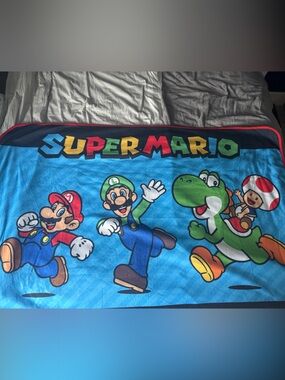 Nintendo Super Mario Luigi Toad Yoshi Character Throw Blanket 60 x 40